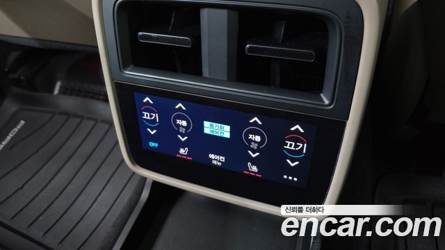 Porsche Taycan 2021 — photo 32
