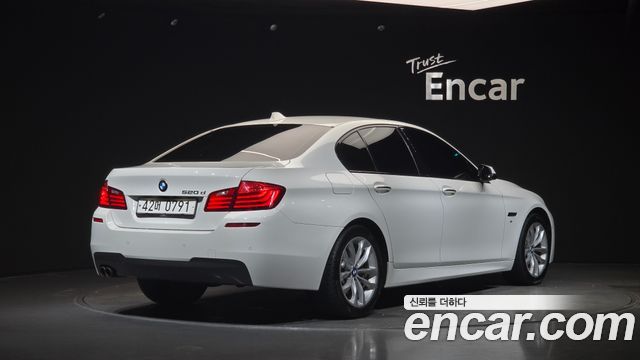 BMW 5-Series 2016 — photo 2