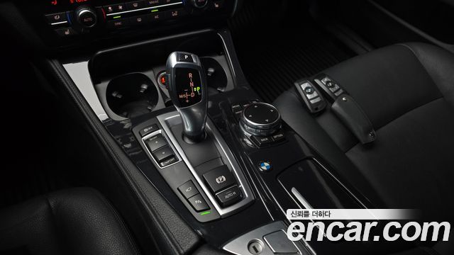 BMW 5-Series 2016 — photo 9