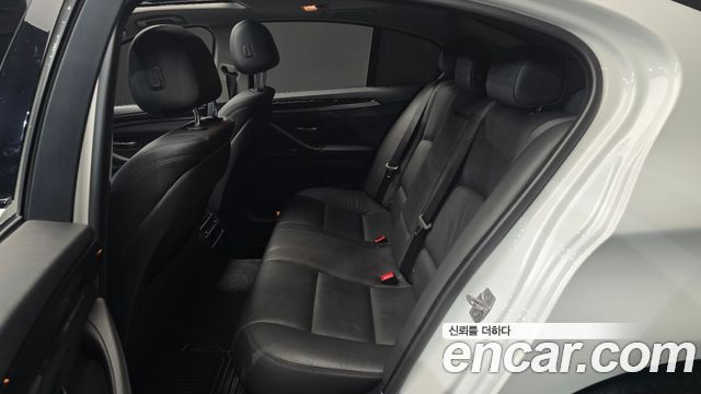 BMW 5-Series 2016 — photo 12