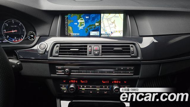BMW 5-Series 2016 — photo 14