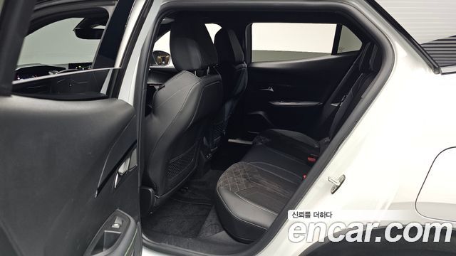 Peugeot 2008 2023 — photo 18