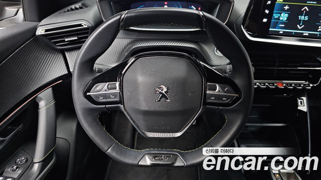 Peugeot 2008 2023 — photo 19