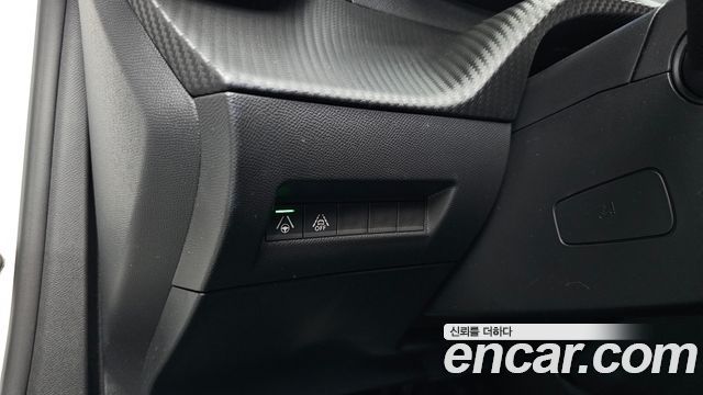 Peugeot 2008 2023 — photo 22