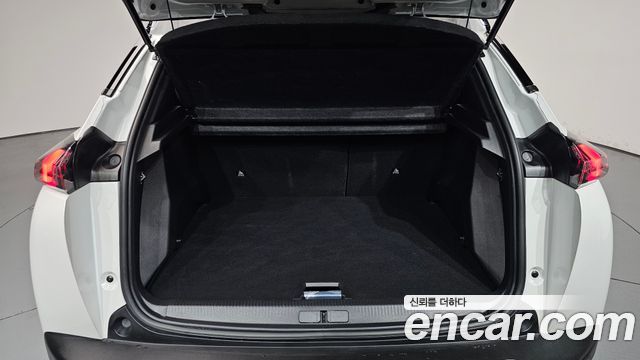 Peugeot 2008 2023 — photo 26
