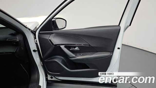 Peugeot 2008 2023 — photo 14