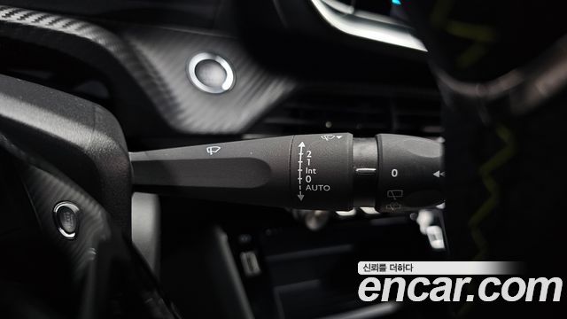 Peugeot 2008 2023 — photo 27