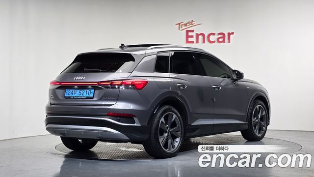 Audi Q4 e-tron 2022 — photo 2