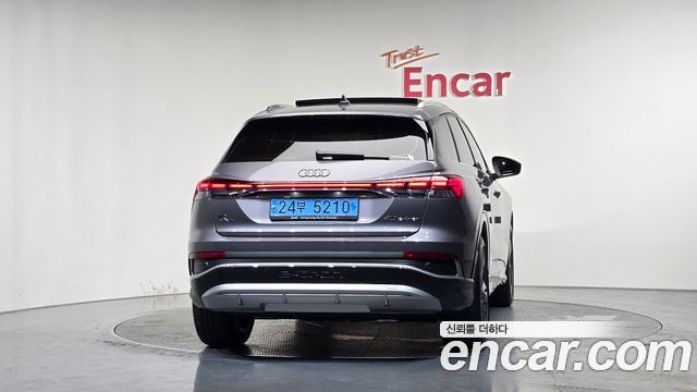 Audi Q4 e-tron 2022 — photo 4