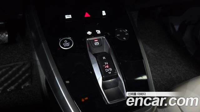 Audi Q4 e-tron 2022 — photo 12