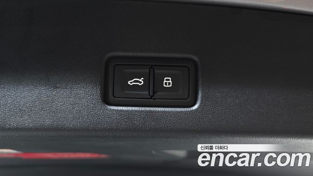 Audi Q4 e-tron 2022 — photo 22