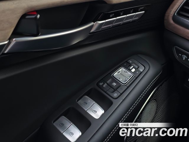 Genesis G90 2019 — photo 14