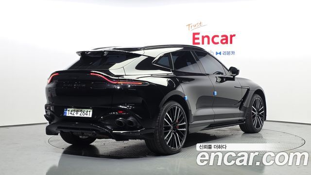 Aston Martin DBX 2023 — photo 2