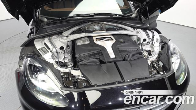 Aston Martin DBX 2023 — photo 6