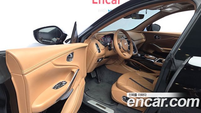 Aston Martin DBX 2023 — photo 13