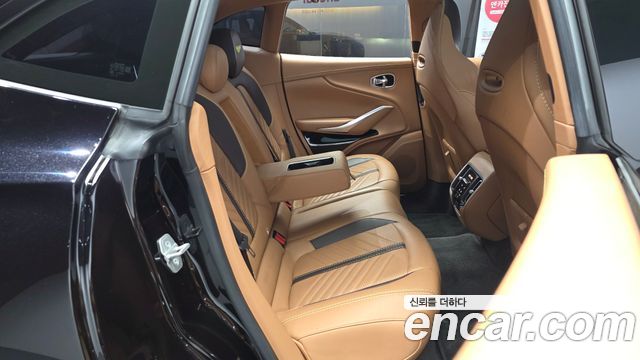 Aston Martin DBX 2023 — photo 18