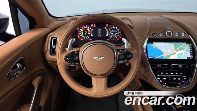 Aston Martin DBX 2023 — photo 19