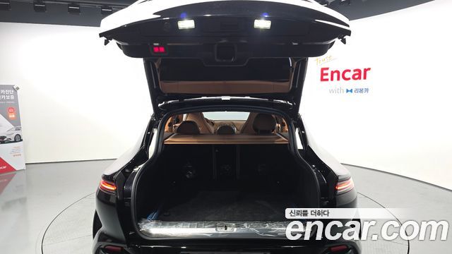 Aston Martin DBX 2023 — photo 26