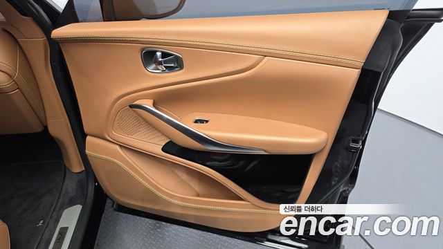 Aston Martin DBX 2023 — photo 14