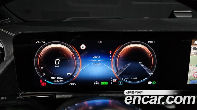 Mercedes-Benz EQA 2023 — photo 11