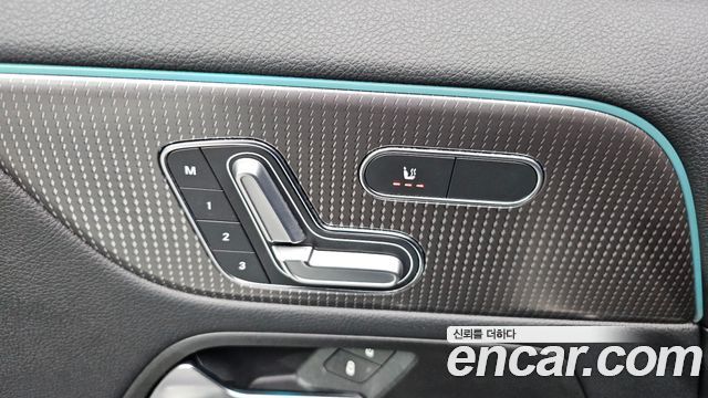 Mercedes-Benz EQA 2023 — photo 30
