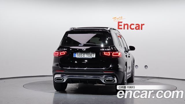 Mercedes-Benz GLB-Class 2020 — photo 4