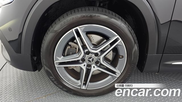 Mercedes-Benz GLB-Class 2020 — photo 5