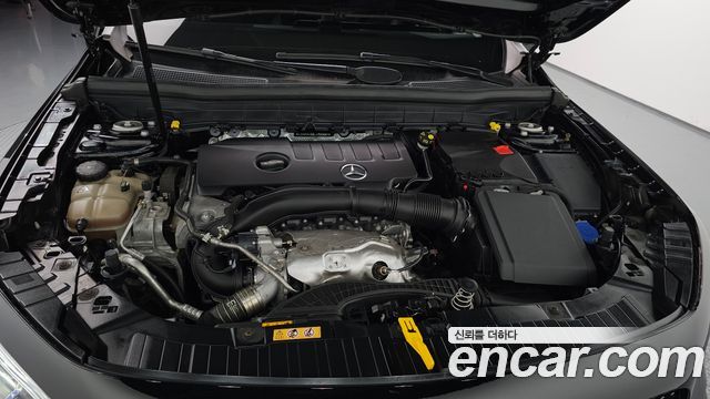 Mercedes-Benz GLB-Class 2020 — photo 6