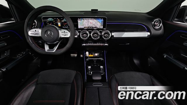 Mercedes-Benz GLB-Class 2020 — photo 11