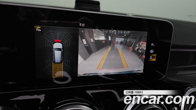 Mercedes-Benz GLB-Class 2020 — photo 13