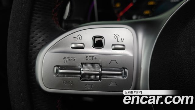 Mercedes-Benz GLB-Class 2020 — photo 17