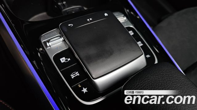 Mercedes-Benz GLB-Class 2020 — photo 19