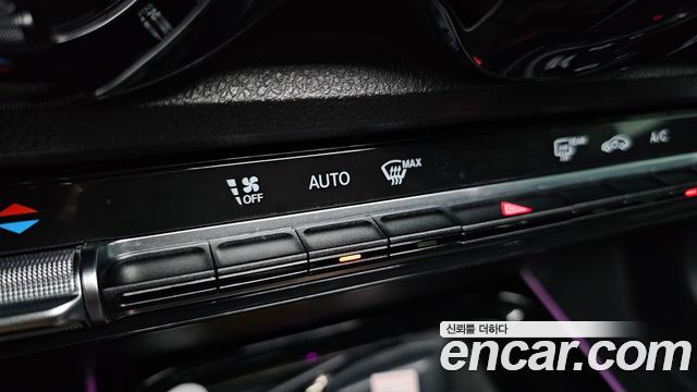 Mercedes-Benz GLB-Class 2020 — photo 20