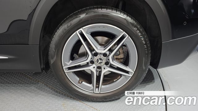 Mercedes-Benz GLB-Class 2020 — photo 7