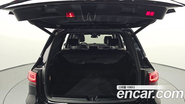 Mercedes-Benz GLB-Class 2020 — photo 30