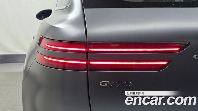 Genesis GV70 2021 — photo 9