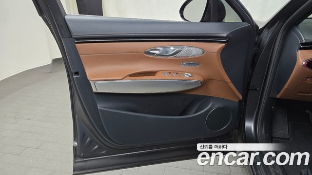 Genesis GV70 2021 — photo 14