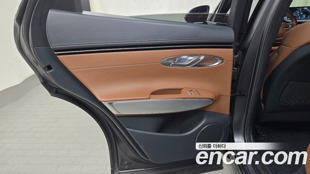 Genesis GV70 2021 — photo 15