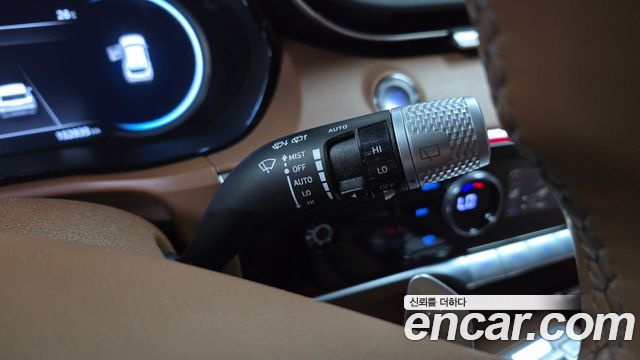 Genesis GV70 2021 — photo 27
