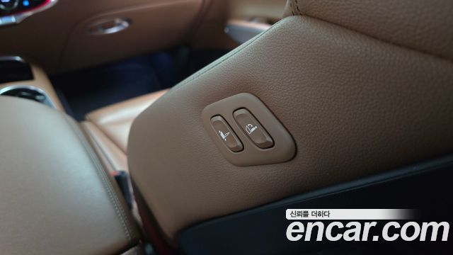 Genesis GV70 2021 — photo 29