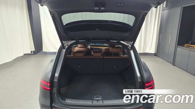 Genesis GV70 2021 — photo 31