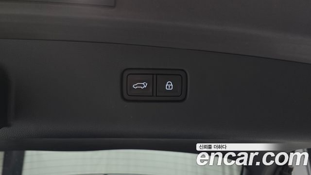 Genesis GV70 2021 — photo 32