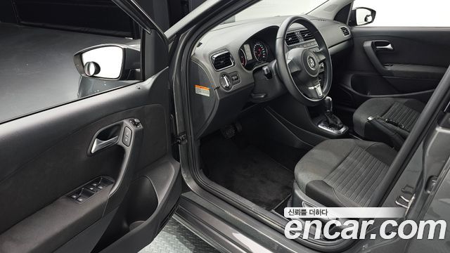 Volkswagen Polo 2014 — photo 11