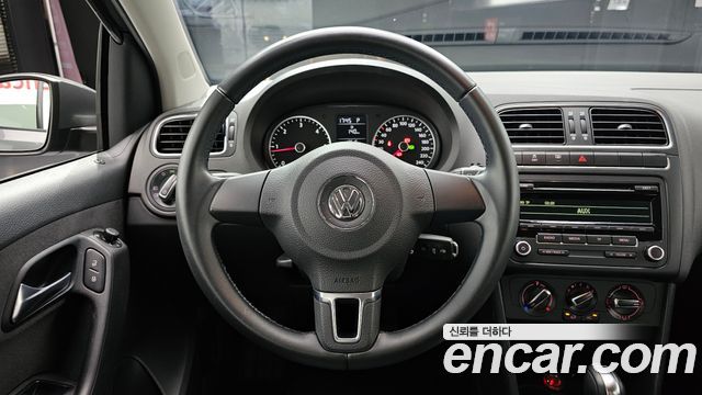 Volkswagen Polo 2014 — photo 13