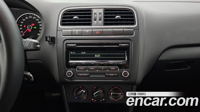 Volkswagen Polo 2014 — photo 14