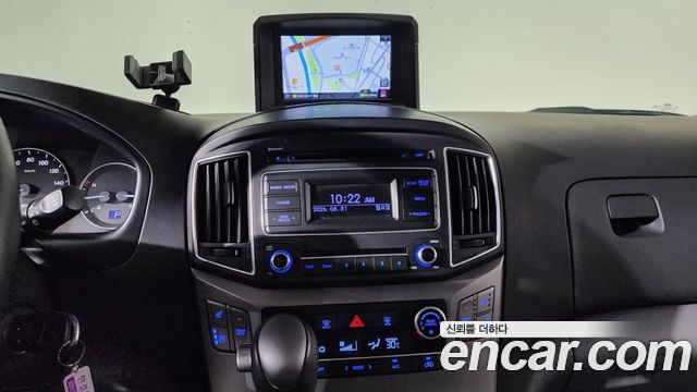 Hyundai Starex 2020 — photo 19