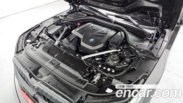 BMW 5-Series 2025 — photo 6