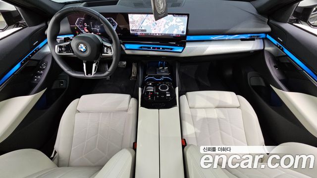 BMW 5-Series 2025 — photo 10