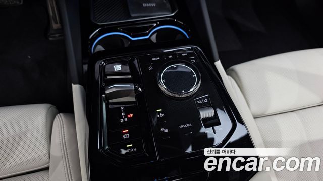 BMW 5-Series 2025 — photo 12