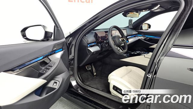 BMW 5-Series 2025 — photo 13